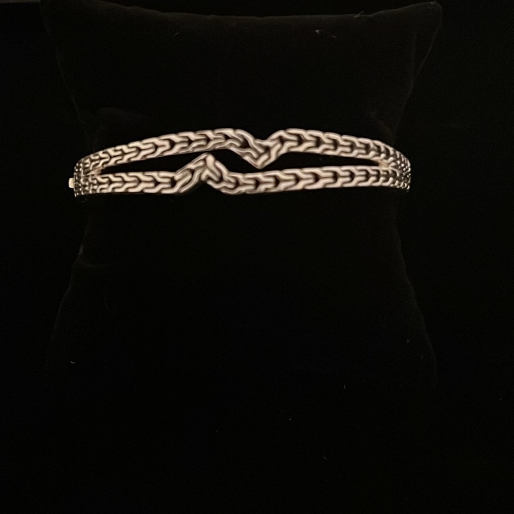 Luxury Artisan of Bali Oval Bracelet. Crafted of solid sterling silver.